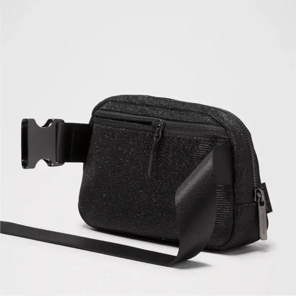Lulu Lemon Everywhere Glitter Black 1L Belt Bag - Picture 5 of 10